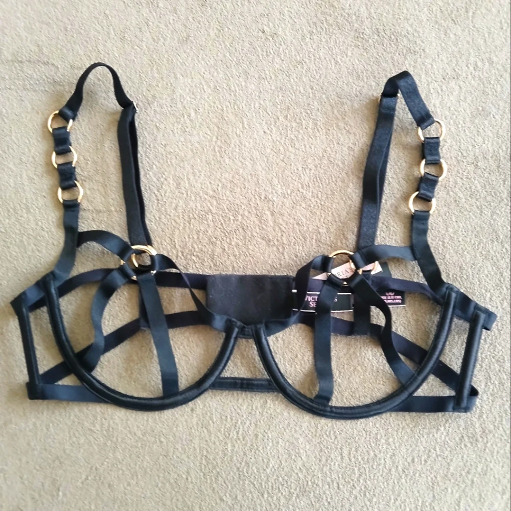 ❤️ NWT Victoria's Secret cage bra❤️ - Picture 2 of 9